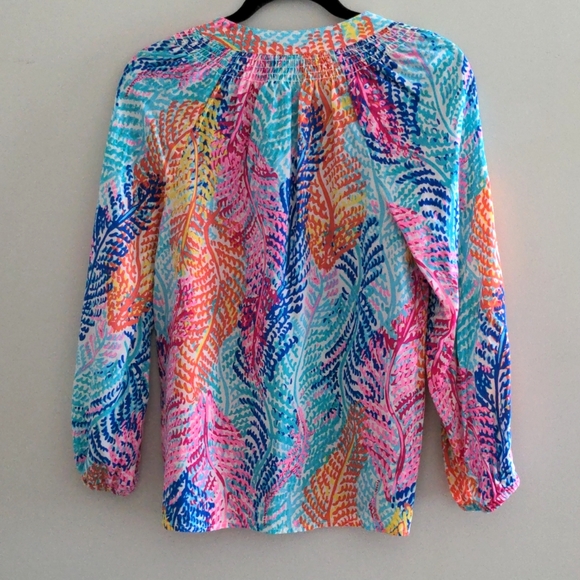 Lilly Pulitzer Elsa silk top bold pattern small - Picture 2 of 8